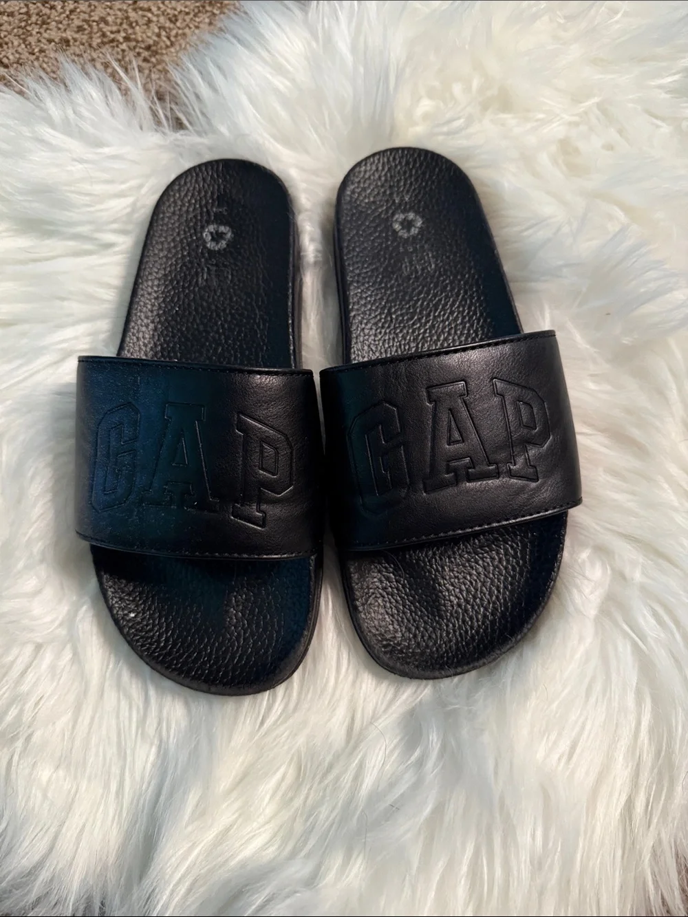 Kids gap slides size 3-4